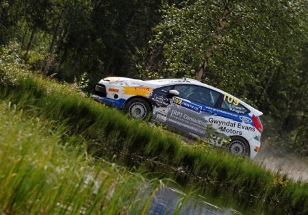 Эванс побеждает в Академии WRC