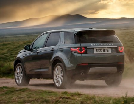Land Rover Discovery Sport - новый семейный внедорожник