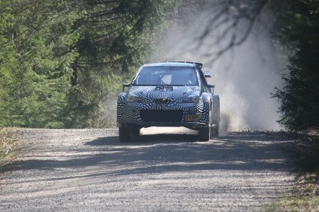 Toyota Yaris WRC 2017: есть первые шпионские снимки!