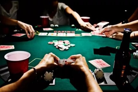 Покер - интересное развлечение для всей семьи