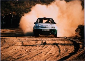 Эмиль Тринер (Emil Triner) проходит поворот на Skoda Felicia KC1500 на Ралли Аргентины 1995 года