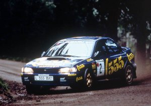 Ари Ватанен (Ari Vatanen) за рулем Subare Impreza WRC на ралли 1993 года