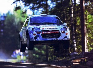 Петтер Солберг (Petter Solberg) за рулем Ford Focus WRC, ралли 2000 года