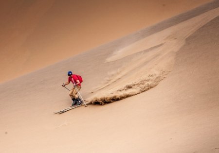 На лыжах по пустыне Гоби прокатился международный посол ралли «Шёлковый путь»