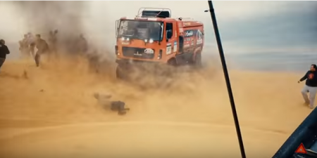 Видео наезда гоночного МАЗа на журналиста во время ралли "Золото Кагана 2016"