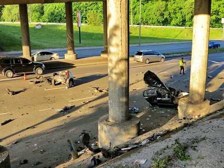 Коллеги погибших в Киеве автогонщиков: "Скорее всего, в машине ребят разорвалось колесо"